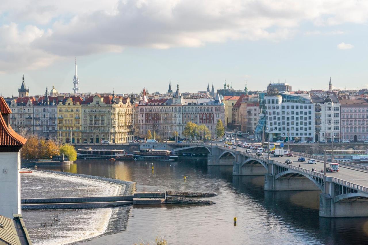 Janackovo Nabrezi 19 - Riverside Residence Prague Exterior photo